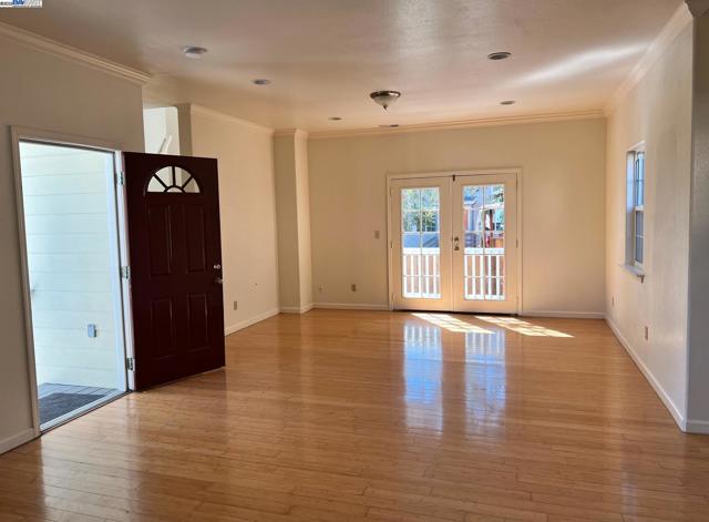 3241 Davis Street, Oakland CA: https://media.crmls.org/mediaz/308d2235-8a81-4535-a461-861dc9a582b6.jpg