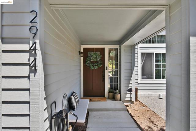 2944 Von Doolen Court, Pinole CA: https://media.crmls.org/mediaz/308d3336-bd34-40e2-8b10-e36c4212f47a.jpg