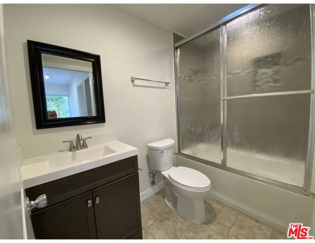 4567 Yellowstone Street, Los Angeles CA: https://media.crmls.org/mediaz/308d6143-048a-4a44-8339-6a595b0b71e5.jpg