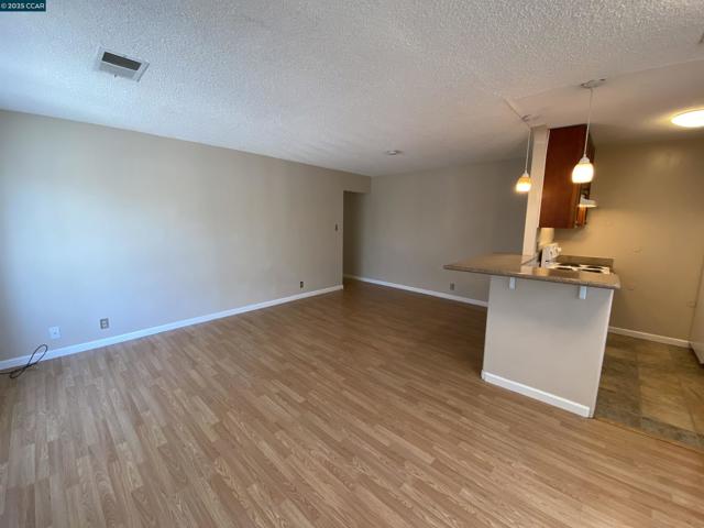 2118 Peppertree Way, Antioch CA: https://media.crmls.org/mediaz/308d6981-ec16-46c2-b06c-49bdf7b5268d.jpg