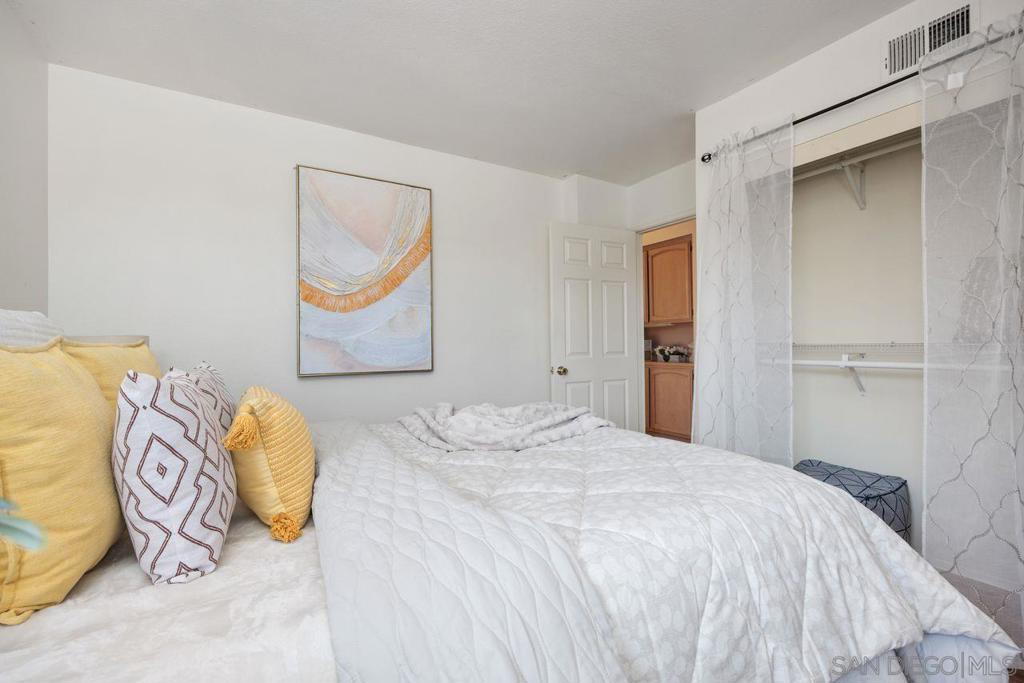 MLS #250036298SD img 21