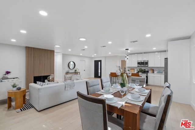 5413 Halbrent Avenue, Sherman Oaks CA: https://media.crmls.org/mediaz/308ea6fa-c048-42f8-86e1-d8da71470d49.jpg