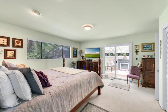6 Stratford Place, Monterey CA: https://media.crmls.org/mediaz/3090c27e-b65a-463d-b26a-9fcf5cd95bed.jpg