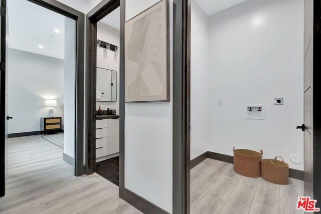 19513 Cantara Street, Reseda CA: https://media.crmls.org/mediaz/30910fcc-bed0-4726-8243-379f5a21765d.jpg