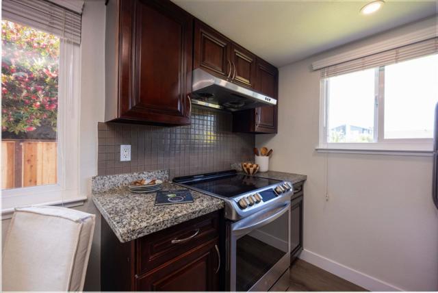 1026 Suzanne Court, Half Moon Bay CA: https://media.crmls.org/mediaz/3091cd88-1713-4cd5-8468-10c64c114788.jpg