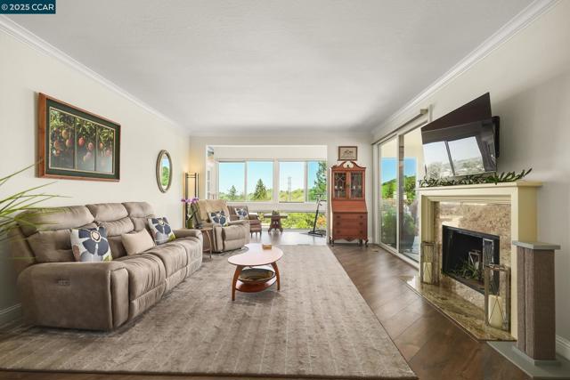 3622 Terra Granada Dr, Walnut Creek CA: https://media.crmls.org/mediaz/3092f0ff-7d42-4507-a9f0-9da3662716d2.jpg