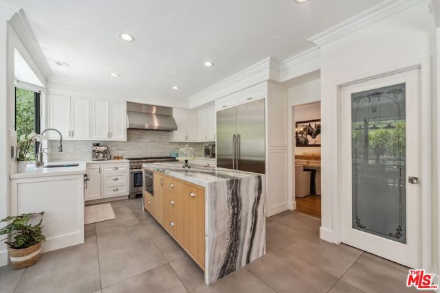 23180 Park Blanco, Calabasas CA: https://media.crmls.org/mediaz/30930982-e6f1-434e-895f-9f6c89c63246.jpg