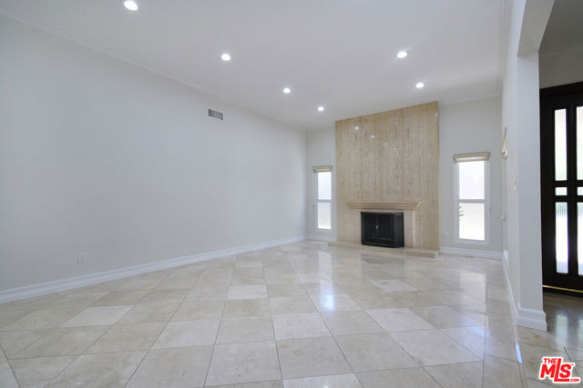 23637 Park Belmonte, Calabasas CA: https://media.crmls.org/mediaz/3093dfea-550e-411c-854c-ec6b3808697b.jpg