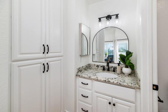 Detail Gallery Image 16 of 34 For 4094 Mahaila Ave #B,  San Diego,  CA 92122 - 3 Beds | 2/1 Baths