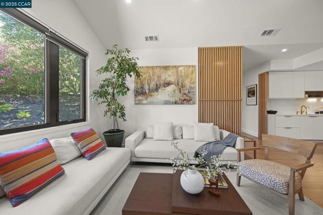 148 Draeger Drive, Moraga CA: https://media.crmls.org/mediaz/309615a5-5984-4a8a-a885-15ffa59bcfc8.jpg