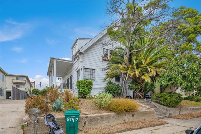 2464 Palmetto Street, Oakland CA: https://media.crmls.org/mediaz/30964dab-b00a-4498-b644-8128b2ff53ef.jpg