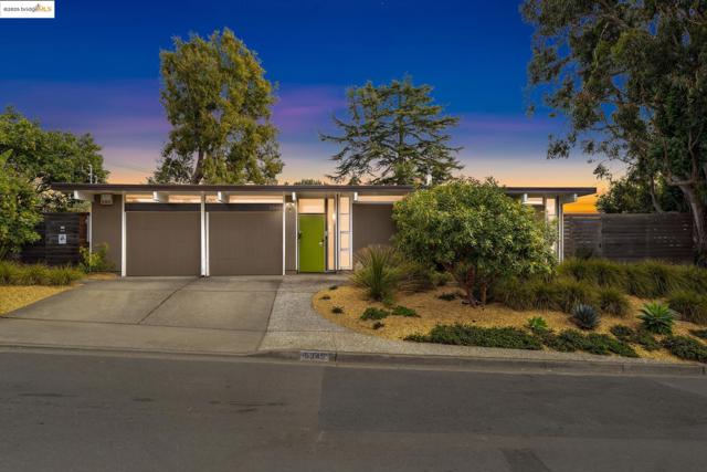5345 Crown Ct, Castro Valley CA: https://media.crmls.org/mediaz/3097e0d4-d122-4157-9ad8-000a0a805b3d.jpg