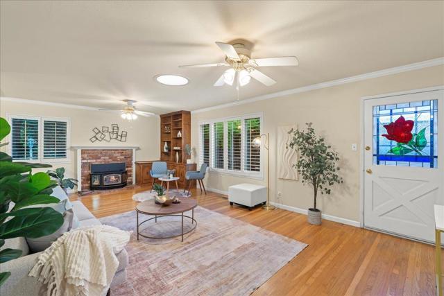 337 Roble Avenue, Redwood City CA: https://media.crmls.org/mediaz/3098ab0e-b53e-48c9-93e5-1ca750b4cc64.jpg