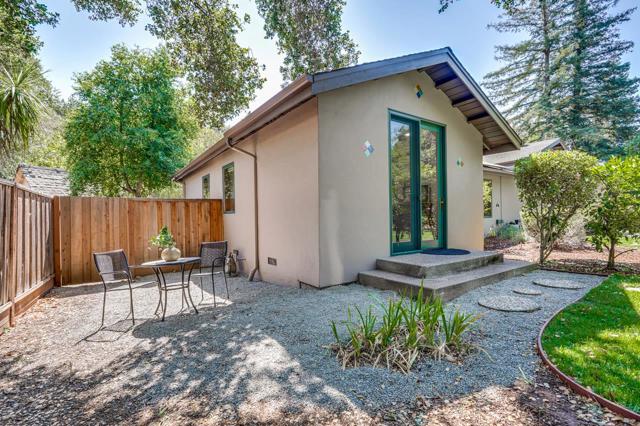 1625 Hazelaar Way, Los Altos CA: https://media.crmls.org/mediaz/3098d0b0-091a-41ec-a4d4-f97ed9355317.jpg
