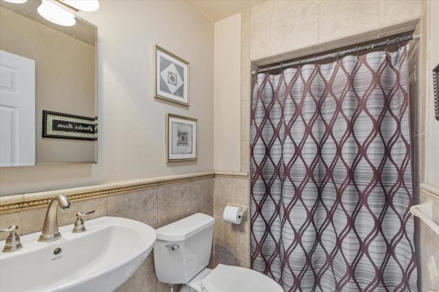 1204 Shore Road, Hollister CA: https://media.crmls.org/mediaz/30995866-2a5a-4fb0-a426-f759a47443f9.jpg
