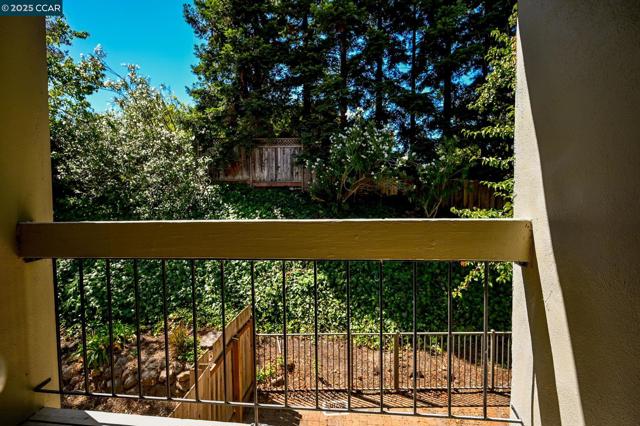 407 Tampico, Walnut Creek CA: https://media.crmls.org/mediaz/3099694c-a0ec-478b-97e3-75c0e855ac1b.jpg