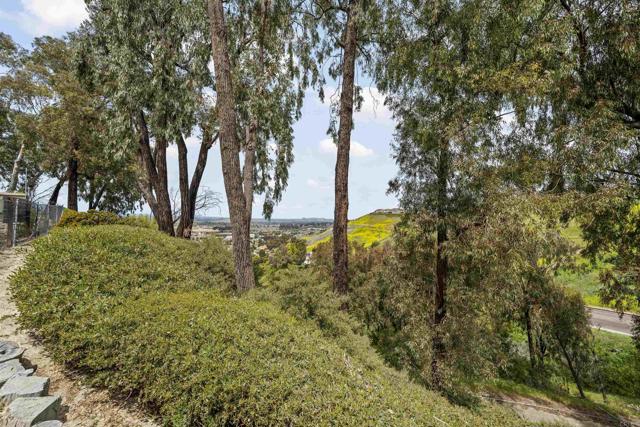 Detail Gallery Image 8 of 35 For 223 Cottingham Ct, Oceanside,  CA 92054 - 4 Beds | 2/1 Baths