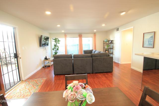 Detail Gallery Image 17 of 46 For 5700 Etiwanda Ave #123,  Tarzana,  CA 91356 - 3 Beds | 2 Baths