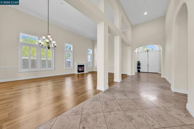 3322 Ashbourne Cir, San Ramon CA: https://media.crmls.org/mediaz/309b5452-ef24-4792-aa7a-c9f9534bcd81.jpg