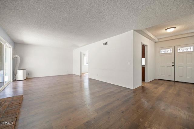Detail Gallery Image 9 of 25 For 8595 Hollister St, Ventura,  CA 93004 - 4 Beds | 2 Baths