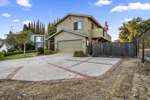 4945 Berkeland Court, San Jose CA: https://media.crmls.org/mediaz/309d805e-fbd6-4dd7-9de3-fff87ab9cea0.jpg