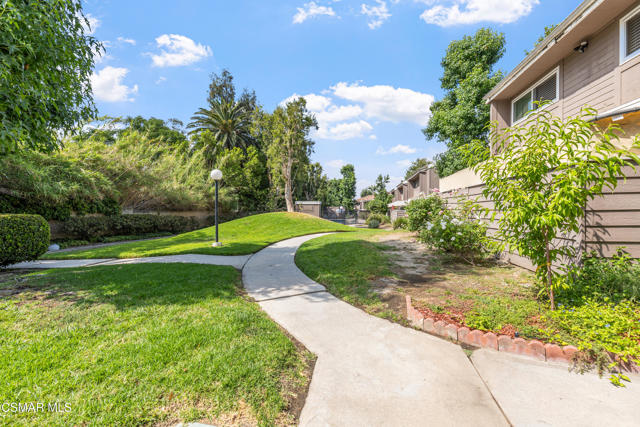 12521 Bradley Avenue, Sylmar CA: https://media.crmls.org/mediaz/309dd099-6164-4c23-85d7-35cf928d5943.jpg