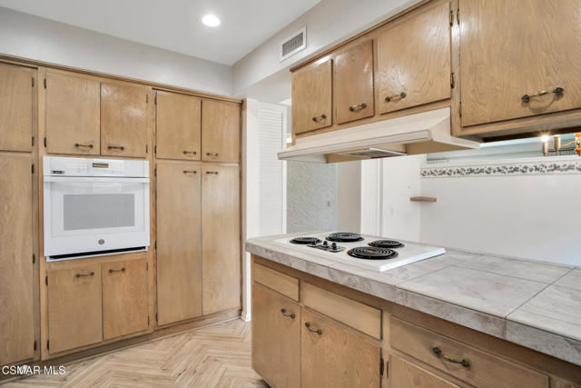 624 Montgomery Avenue, Ventura CA: https://media.crmls.org/mediaz/309e4343-458e-417a-9f4d-1b01b43a03ac.jpg