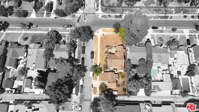 1722 Bel Aire Drive, Glendale CA: https://media.crmls.org/mediaz/30a0343b-7ee8-419c-9a57-ae2bcf933b90.jpg