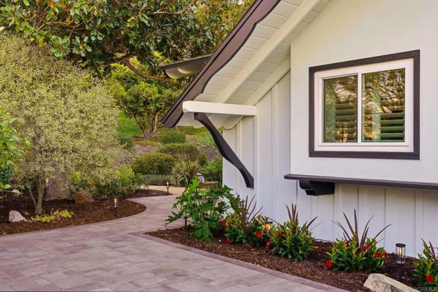 Detail Gallery Image 10 of 69 For 323 Glencrest Dr, Solana Beach,  CA 92075 - 3 Beds | 2 Baths