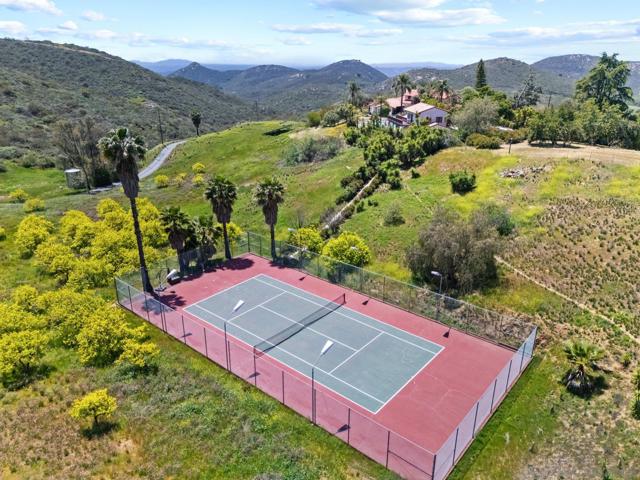 17156 Dos Hermanos, Poway CA: https://media.crmls.org/mediaz/30a132cb-7ad5-41b2-a8f2-211d4a93b604.jpg