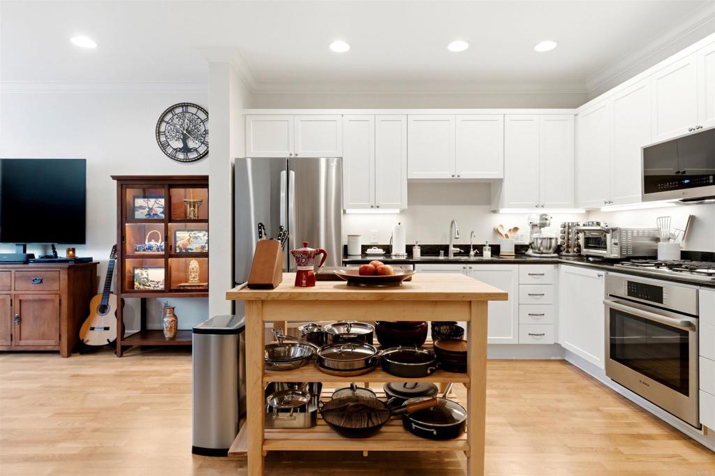 525 11th Avenue - photo 8
