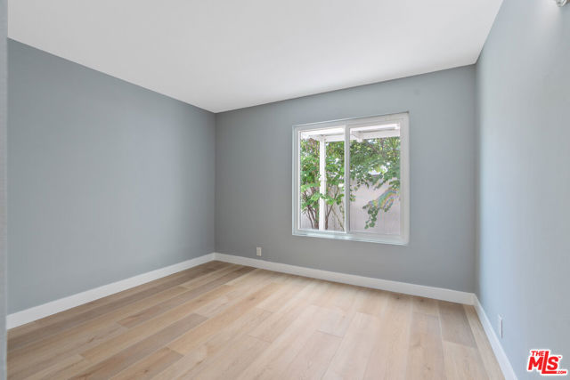46 Eagle, Irvine CA: https://media.crmls.org/mediaz/30a1e9ce-89a4-44c6-9c42-767adbc1e631.jpg