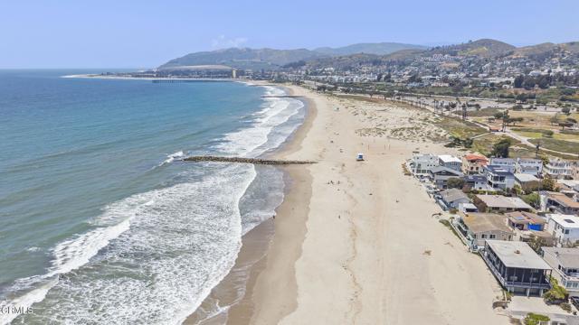 2036 Pierpont Boulevard, Ventura CA: https://media.crmls.org/mediaz/30a2610f-8238-4f23-9049-f46f8b9dbd08.jpg