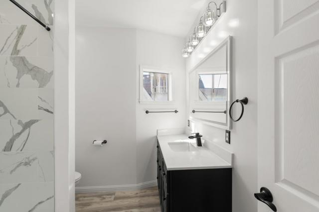 1049 55th Street, Emeryville CA: https://media.crmls.org/mediaz/30a29a78-5c8a-4b02-88e9-1fb907eb7686.jpg