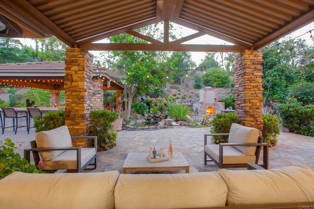 2209 Eucalyptus Ave, Escondido CA: https://media.crmls.org/mediaz/30a3136c-5ae3-481d-8998-e10d2dd56be0.jpg