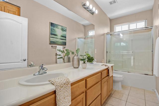 1304 Pyrenees St, Tracy CA: https://media.crmls.org/mediaz/30a39e7a-d2f6-471c-a66f-20d5ef302724.jpg