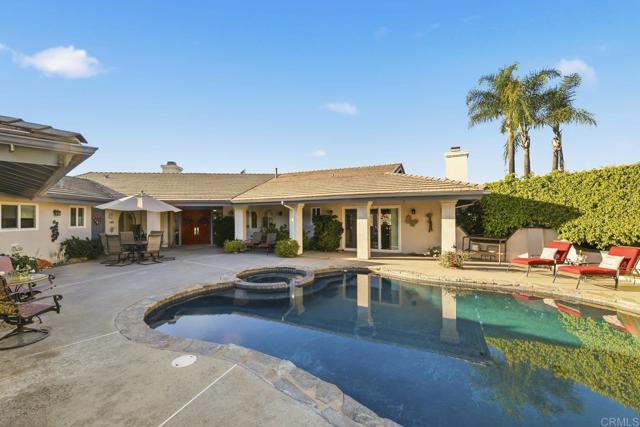 1524 Zutano Lane, Fallbrook CA: https://media.crmls.org/mediaz/30a3d82a-19bd-447c-812f-18a4f30f13bd.jpg