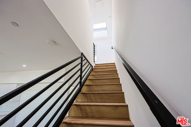 954 N Kingsley Drive, Los Angeles CA: https://media.crmls.org/mediaz/30a3d880-b4b0-4774-970d-12864abbbcda.jpg