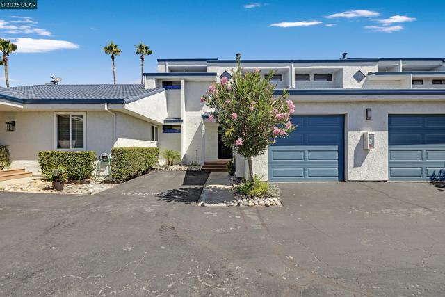 5727 Cutter Loop, Discovery Bay CA: https://media.crmls.org/mediaz/30a3eb43-6fe6-4212-b54d-8e19c25a7e9b.jpg