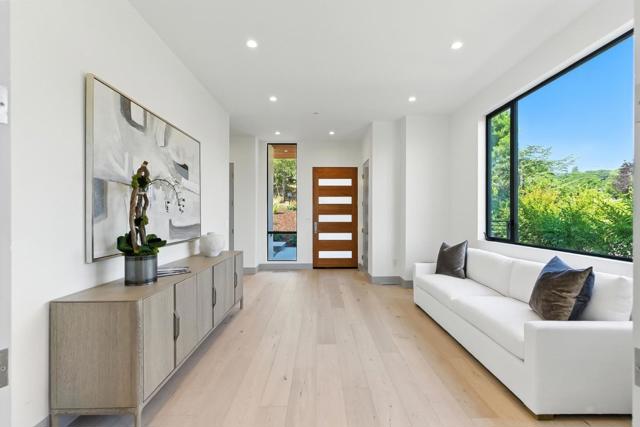 1127 Hillslope Place, Los Altos CA: https://media.crmls.org/mediaz/30a46e66-88d7-439b-9ad3-069a3a72db69.jpg