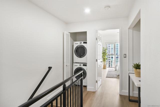 1240 India St, San Diego CA: https://media.crmls.org/mediaz/30a48330-9bdb-445d-89f2-27a63f0ad265.jpg