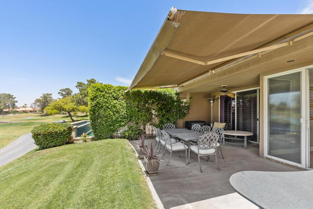 27 Oak Tree Drive, Rancho Mirage CA: https://media.crmls.org/mediaz/30a4b686-9982-402d-8c92-4f8b4ca6f25b.jpg