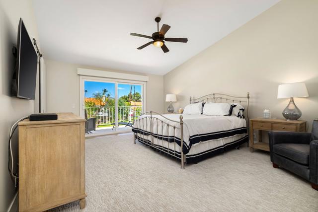 291 Vista Royale W Circle, Palm Desert CA: https://media.crmls.org/mediaz/30a54b35-2efe-46cb-aba9-56ca252e47e3.jpg