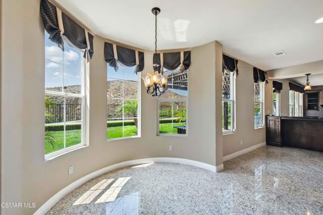 3194 Sunset Hills Boulevard, Thousand Oaks CA: https://media.crmls.org/mediaz/30a5de89-57b3-4893-afc9-fccdce09bd38.jpg