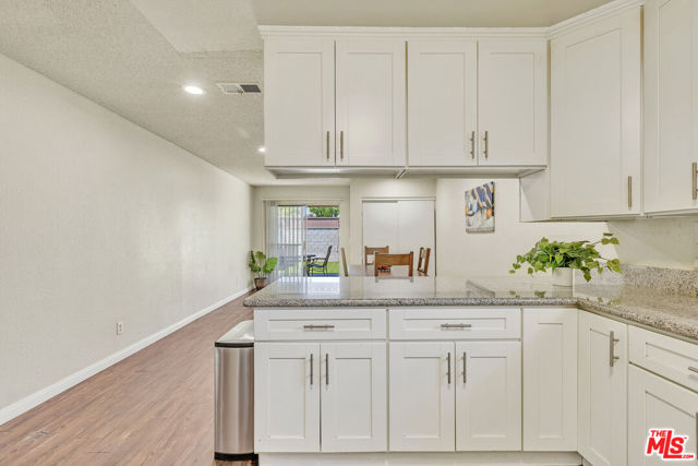 433 E 97th Street, Los Angeles CA: https://media.crmls.org/mediaz/30a712ea-f68e-44f2-b6da-58e0435a1181.jpg