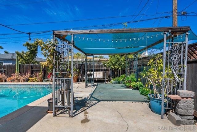 632 Sandalwood Dr, El Cajon CA: https://media.crmls.org/mediaz/30a752fc-c144-4718-a089-b7174b9ccfbf.jpg