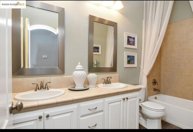 1771 Wilde Dr, Discovery Bay CA: https://media.crmls.org/mediaz/30a7a26b-e7dc-4a42-aeb6-e17cce0c91d4.jpg