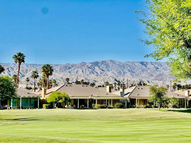 44580 S Heritage Palms Drive, Indio CA: https://media.crmls.org/mediaz/30a7e86f-6bad-47ba-9d2e-ce01f940f59f.jpg