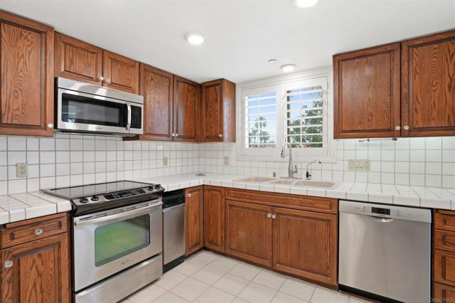 Image 15 of 46 For 1099 1 Street 223