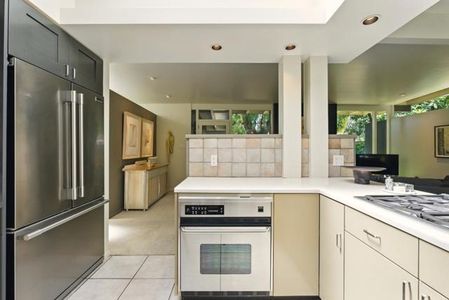 964 Colonial Lane, Palo Alto CA: https://media.crmls.org/mediaz/30a814eb-4fd9-4848-a394-8cda76eaf7dd.jpg
